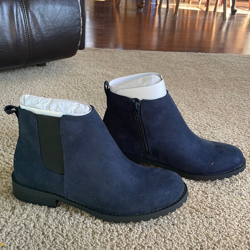 Sonoma Size 7 Cilantro Style Shoes, Color: Navy Blue